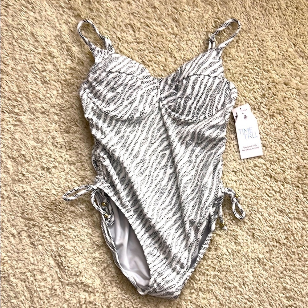 WOMENS TRUE TIME ONE PIECE SWIMSUIT SIZE LARGE NWT